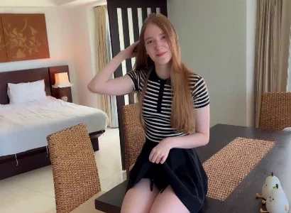 Khách lữ hành thả thính lễ tân homestay và nện